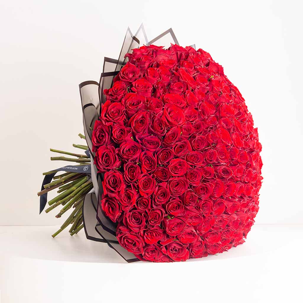 Flowrista Online Flowers Shop بوكيه ١٥٠ وردة حمراء فاخر