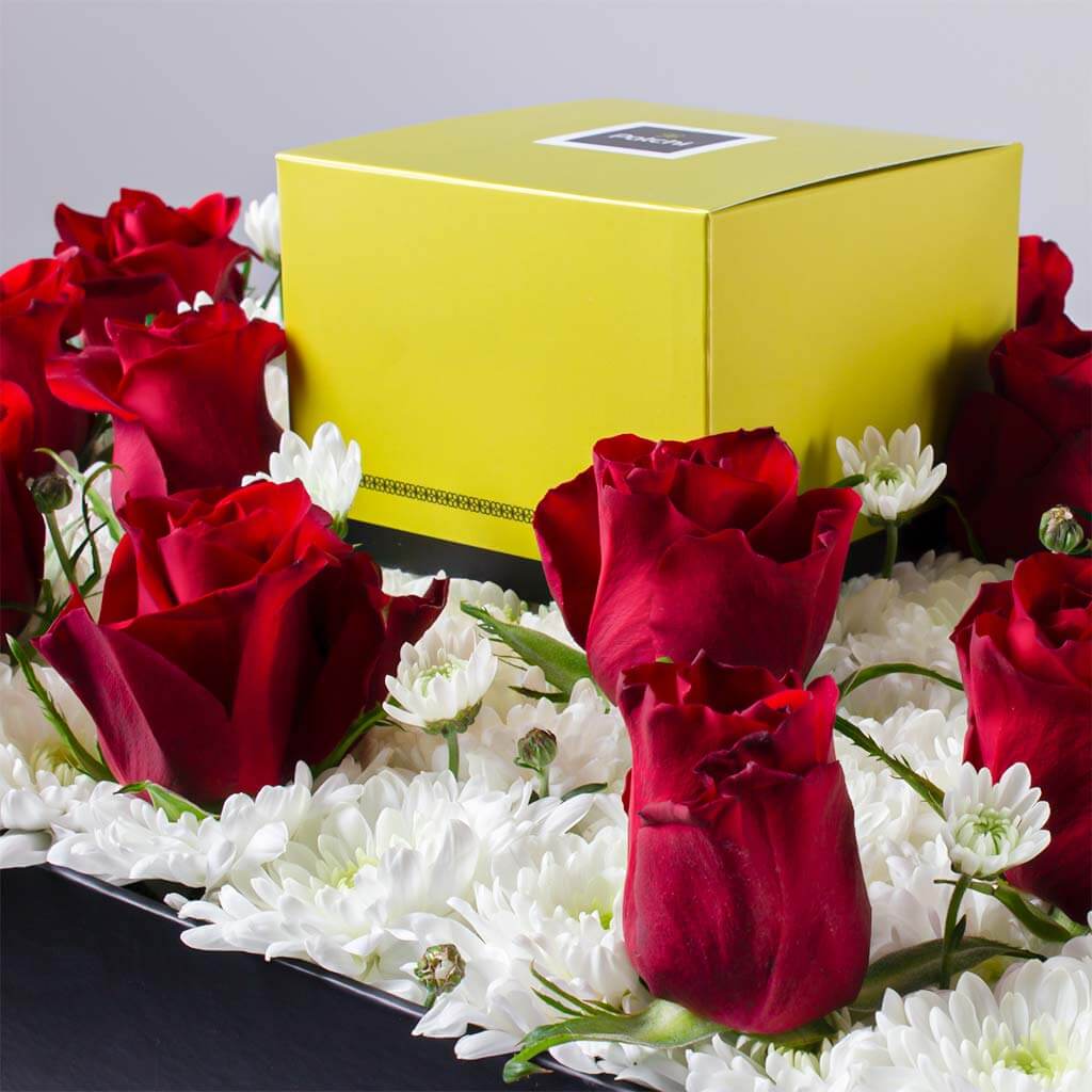 product-image-Patchi Chocolate Box 1kg and 15red roses