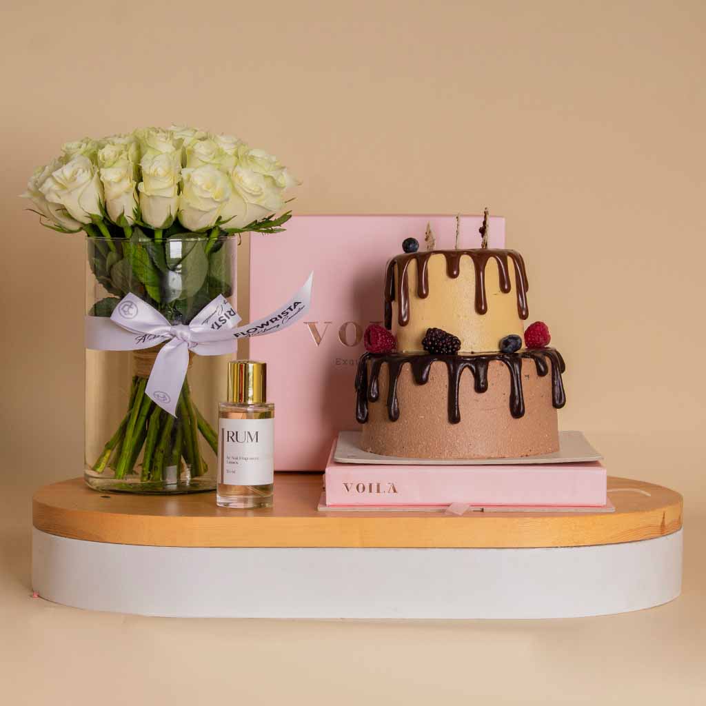 product-image-Luxury Gift Collection – Voilà Cake, Roses & Nuit Perfume Set