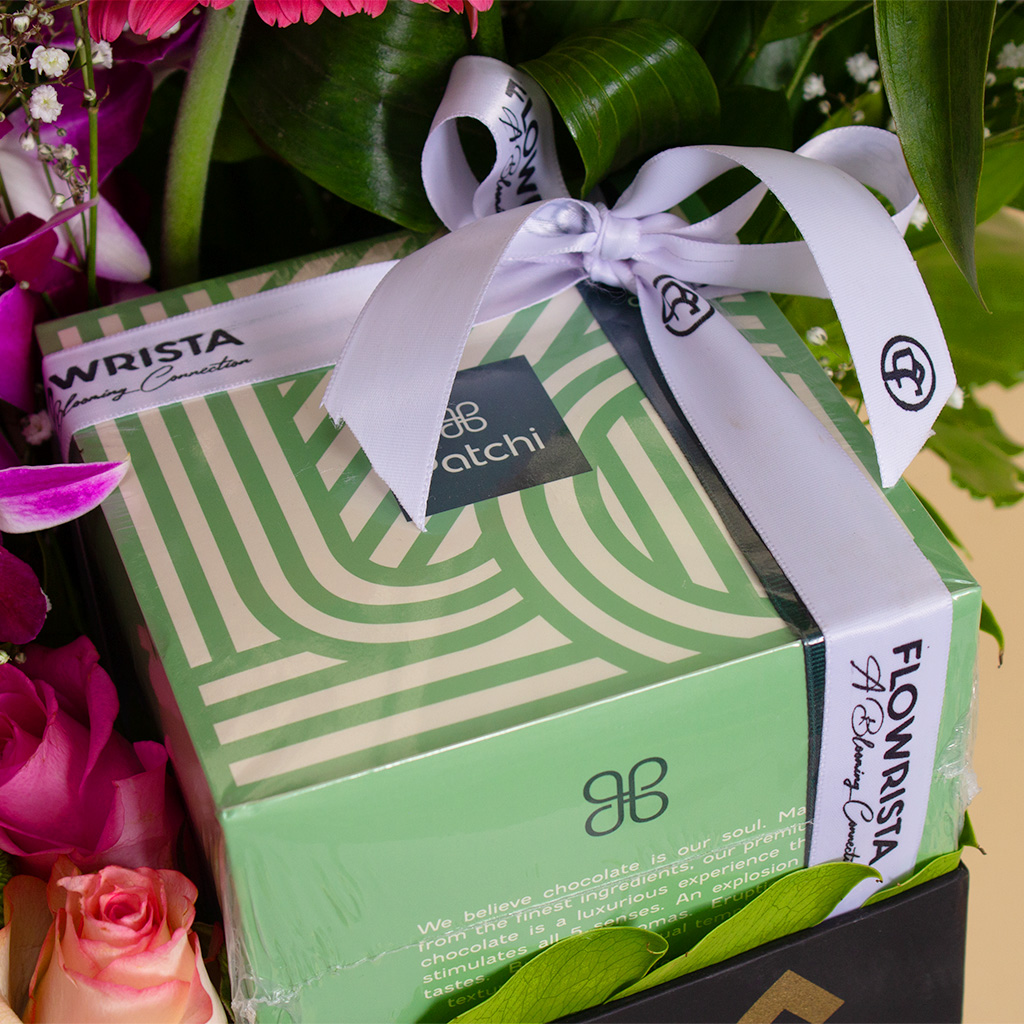 product-image-Patchi Chocolate 1kg and 30 white and pink roses