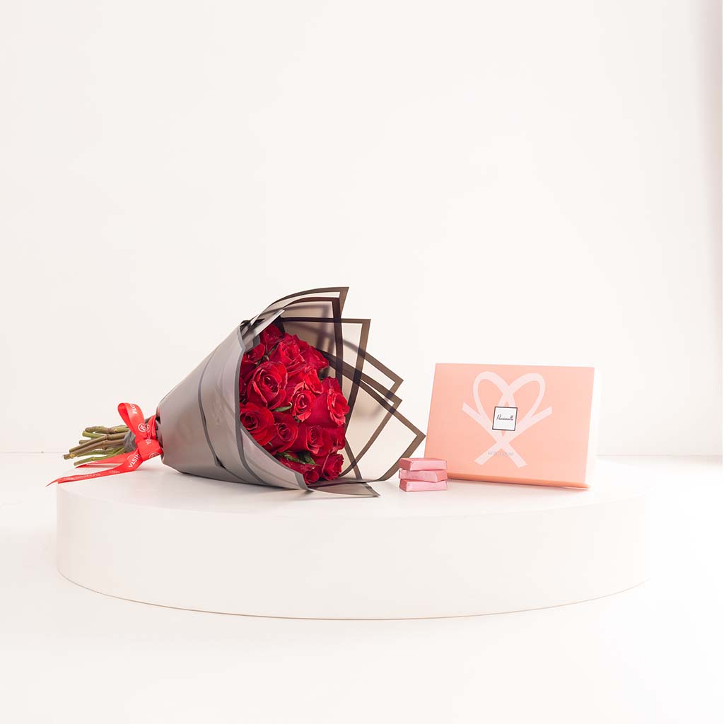 product-image-Passionelle Mini Mellow Chocolate Bites & Red Roses Bouquet