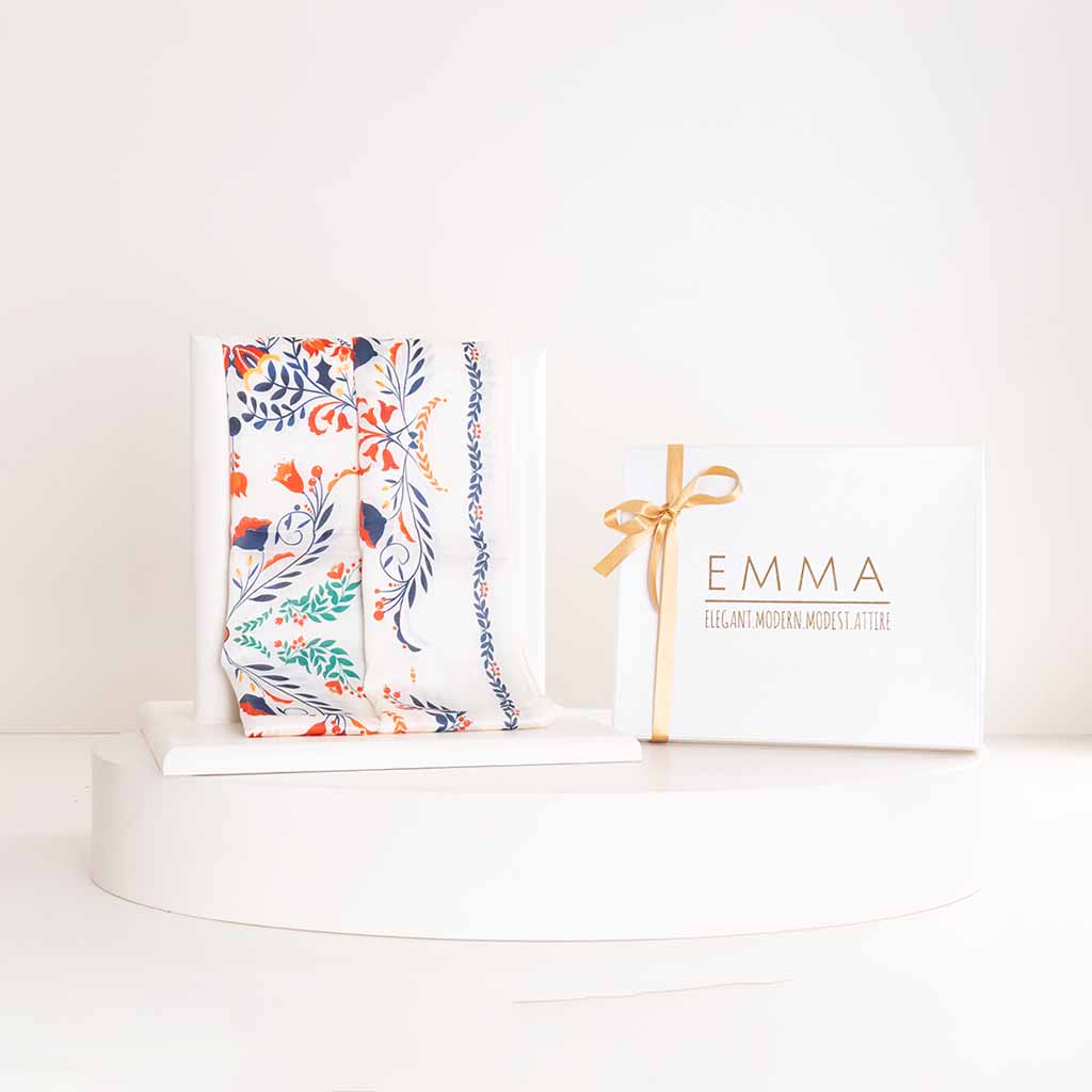 product-image-EMMA Morning Glamour Scarf & White Roses Vase