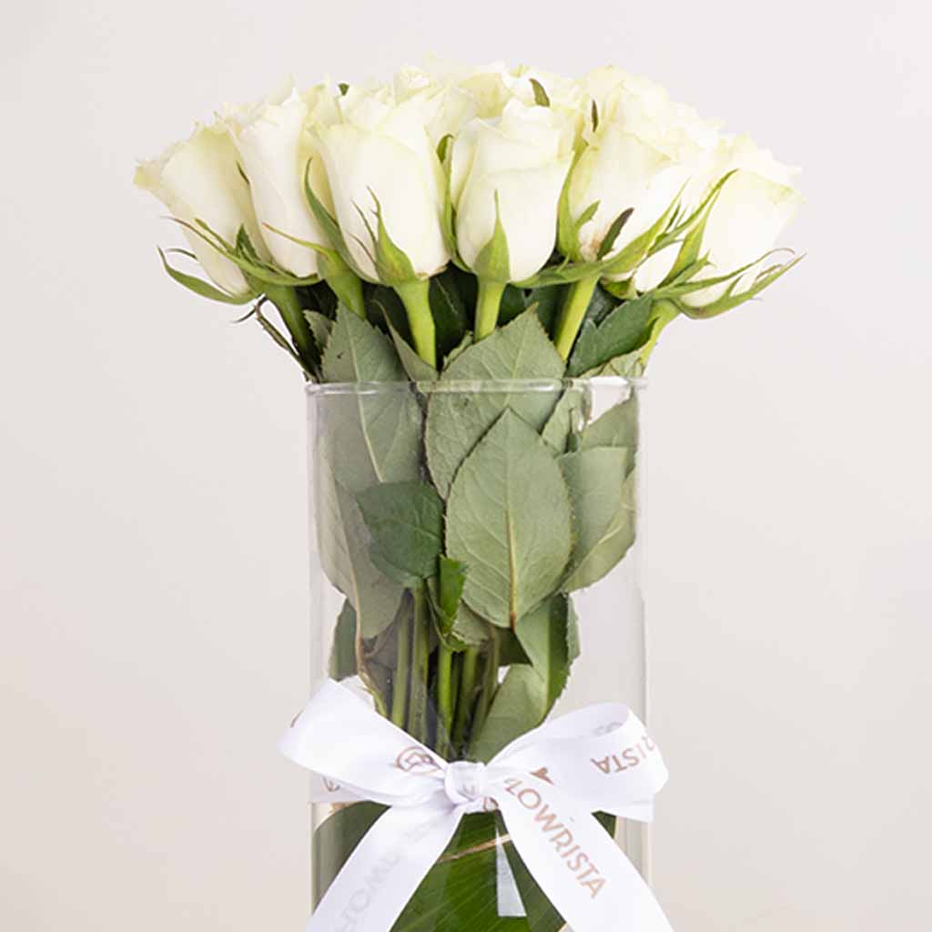 product-image-مجموعة العناية بالجسم "بابلز كب كيك" مع الورود البيضاء