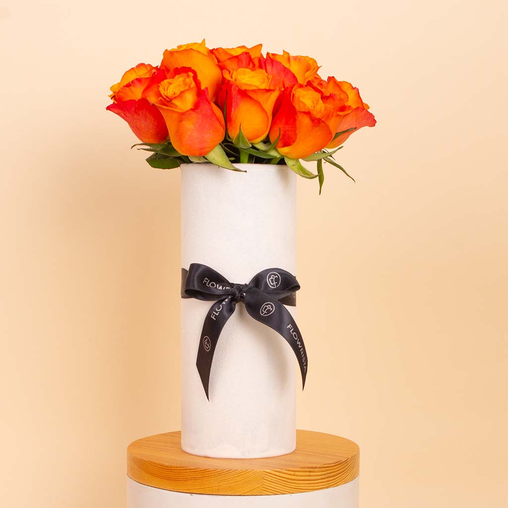 Flowrista Online Flowers Shop Orange Signature Vase - 20 Stems