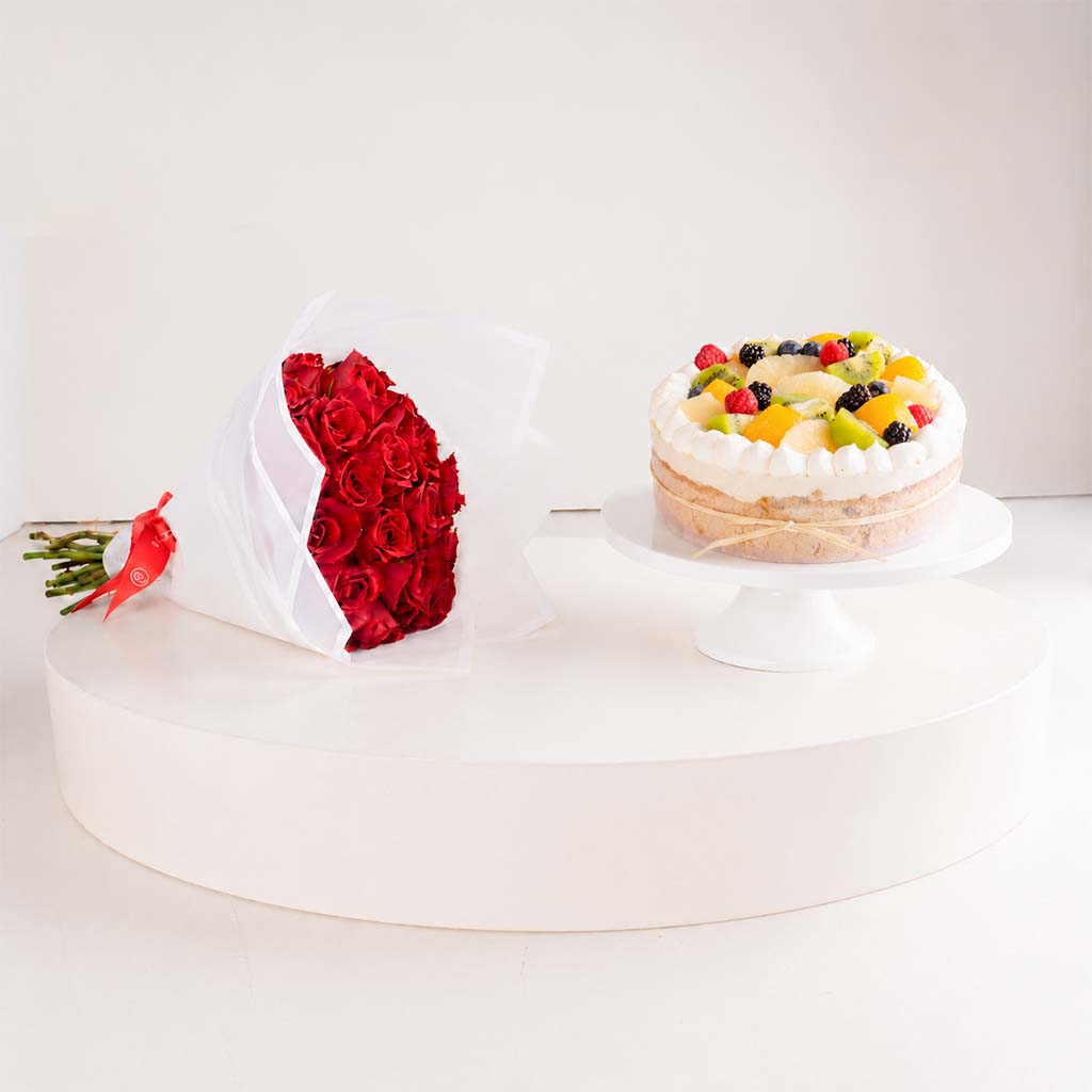 Flowrista Online Flowers Shop Voila Classic Fruit Cake & 15 Red Roses Hand Bouquet
