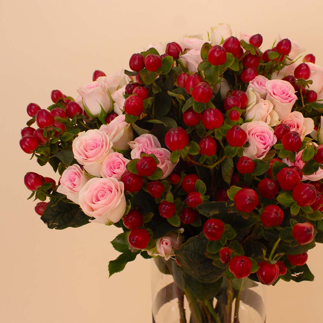 product-image-Flowrista | Baby Rose & Hypericum Vase