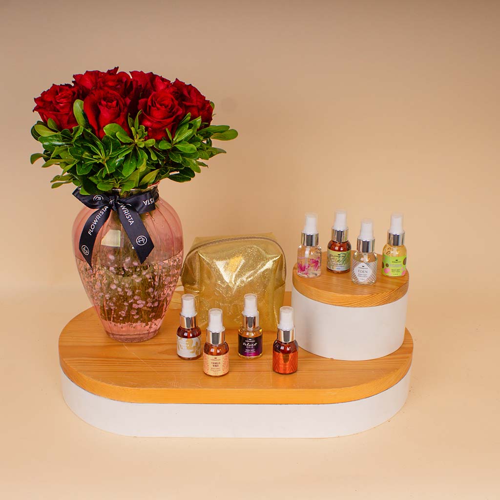 product-image-Soul & More — The Golden Pouch & Red Roses Art Vase
