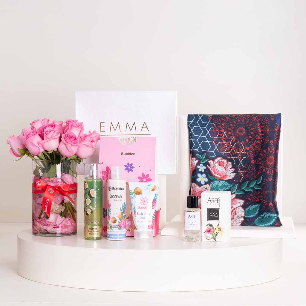 Flowrista Online Flowers Shop مجموعة هدايا حب متفتح لعيد الحب