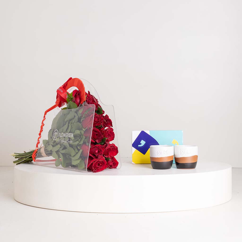 product-image-طقم أكواب إسبريسو تيب اوف ذا داي مع حقيبة ورود حمراء