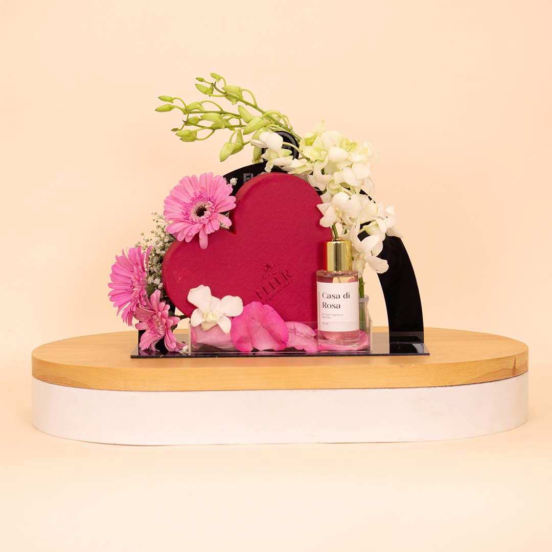 Flowrista Online Flowers Shop مجموعة كازا دي روزا | عطر نوي، ورود وشوكولاتة فلور