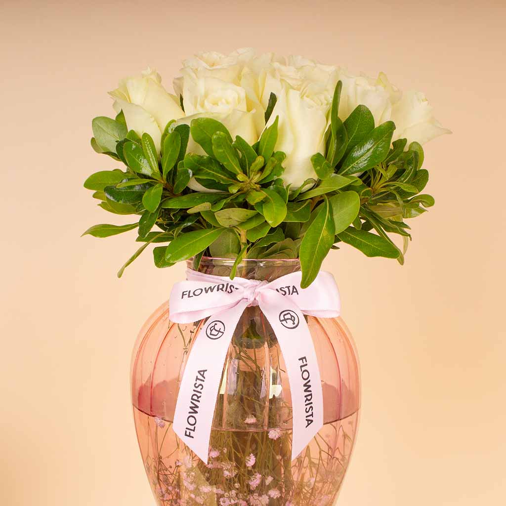 product-image-White Roses Art Vase