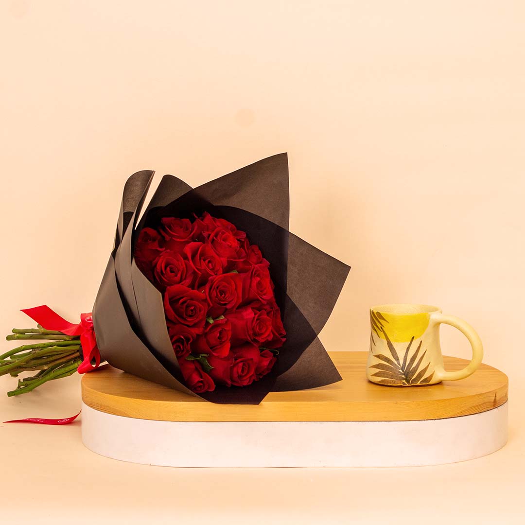 product-image-Ellie Santaria Mug & 15 Red Roses