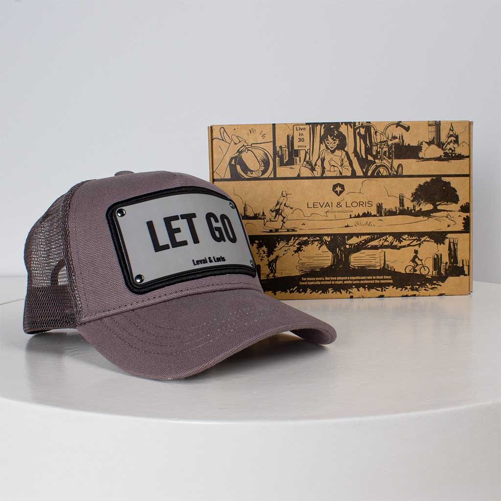 Flowrista Online Flowers Shop Levai & Loris let go unisex cap