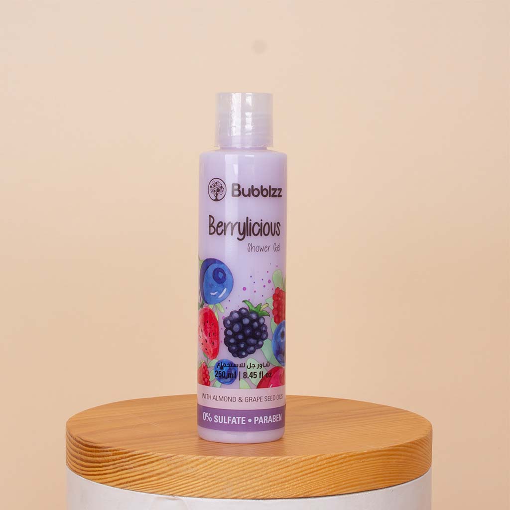 product-image-Bubblzz Love Is In The Air Beauty Berry Kit & Pink Roses Vase