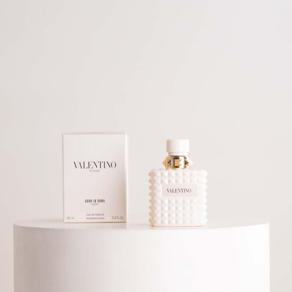 product-image-Valentino Born In Roma Donna Rendez-Vous Ivory EDP 100ml & 15 Pink Roses Hand Bouquet
