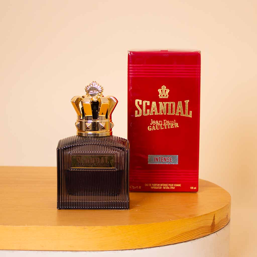 product-image-Jean Paul Gaultier Scandal Intense Men 100ml & White Roses Vase