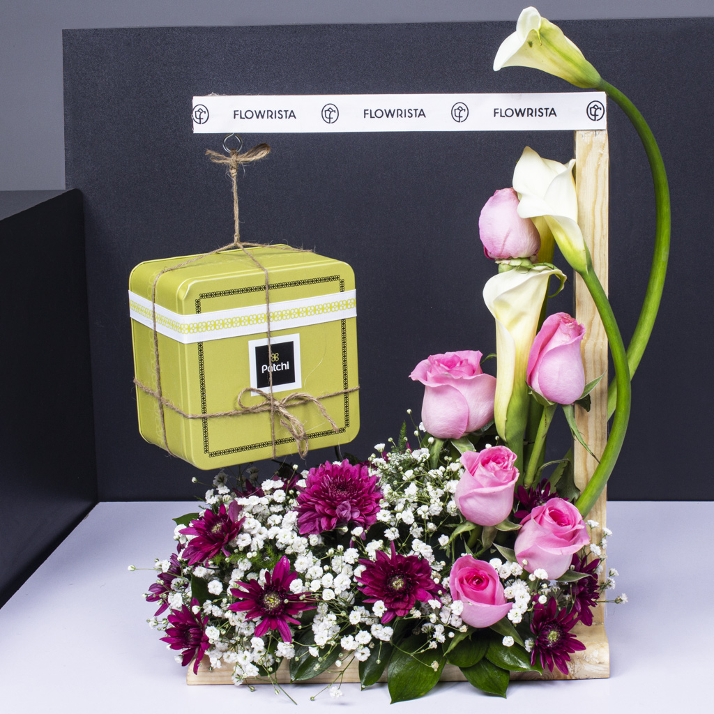 Flowrista Online Flowers Shop Patchi Chocolate Box 1kg and 6 pink roses