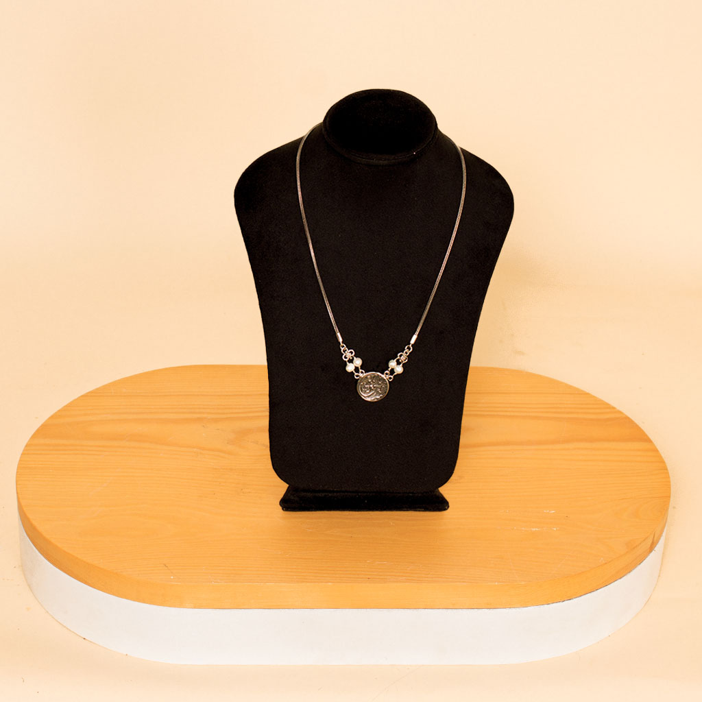 product-image-Felizmoda Silver Necklace with Side Pearls