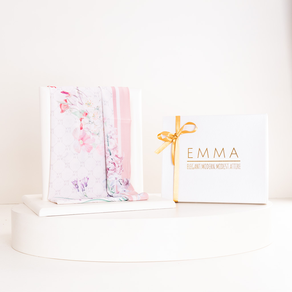 product-image-EMMA Fleuri Fleuri Scarf & Red Roses Bouquet