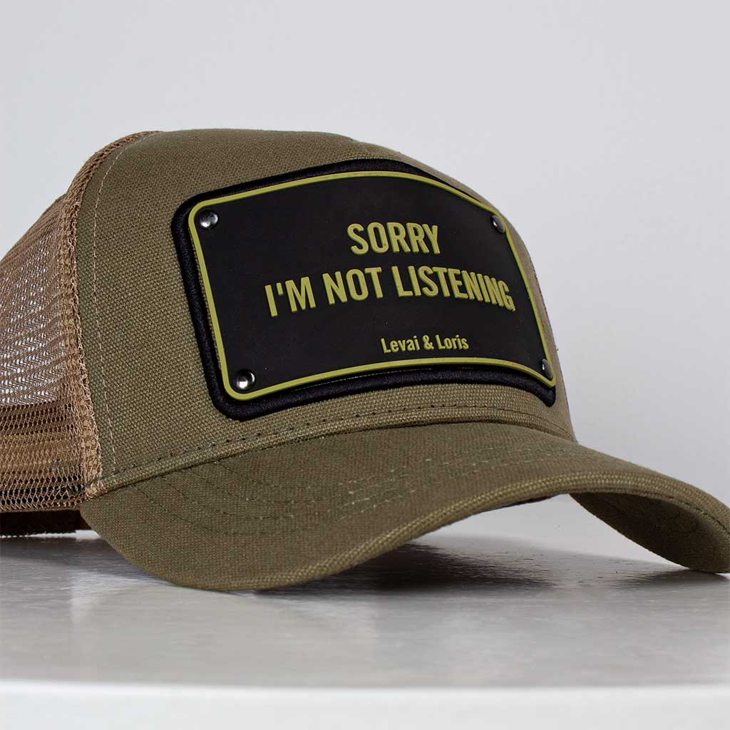 product-image-Levai & Loris Sorry I’m Not Listening Cap & 10 Gerberas Bouquet