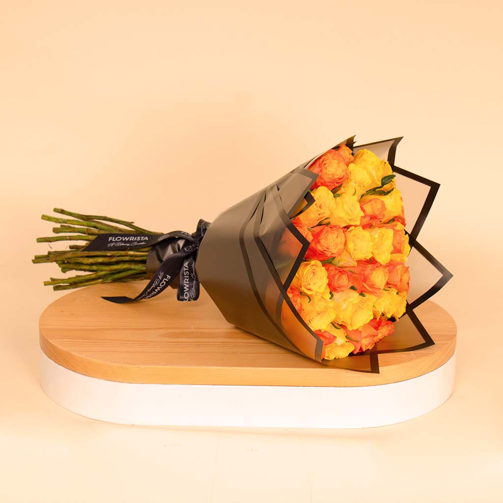 product-image-بوكيه يدوي من 30 وردة برتقالية وصفراء