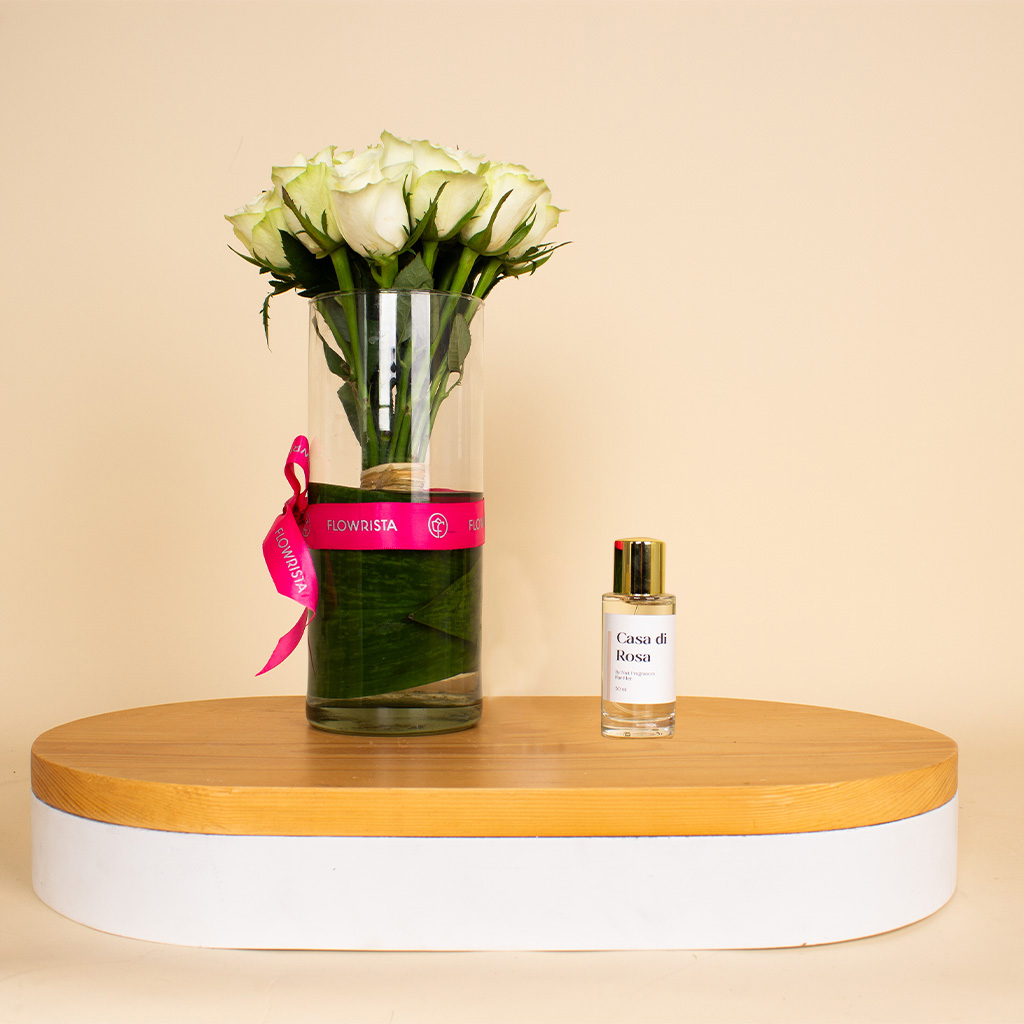 Flowrista Online Flowers Shop Nuit Fragrances Casa di Rosa And 15 White Roses Vase