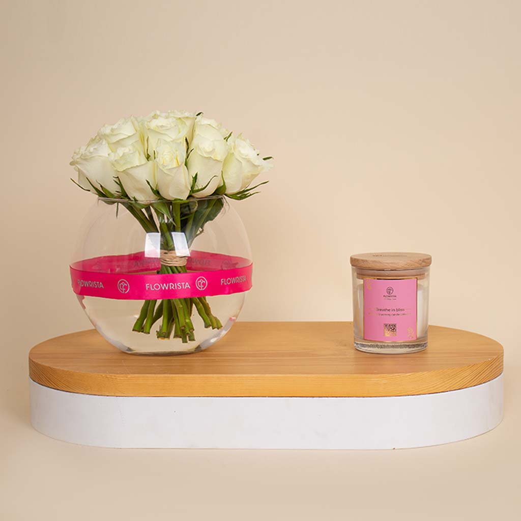 product-image-Vase 20 White Roses & White Musk Vanilla Candles