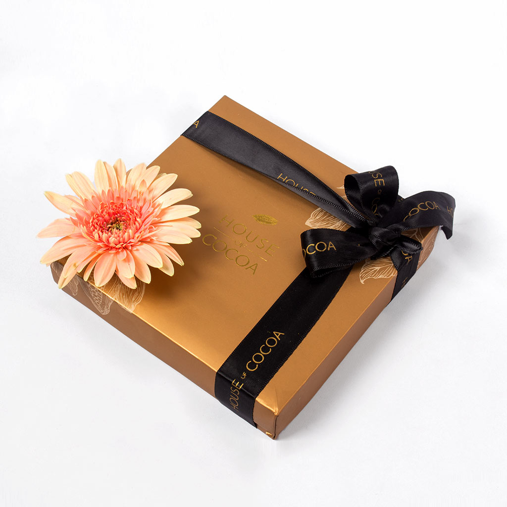 Flowrista Online Flowers Shop House of Cocoa Chocolate Box 16 pieces and Gerbera