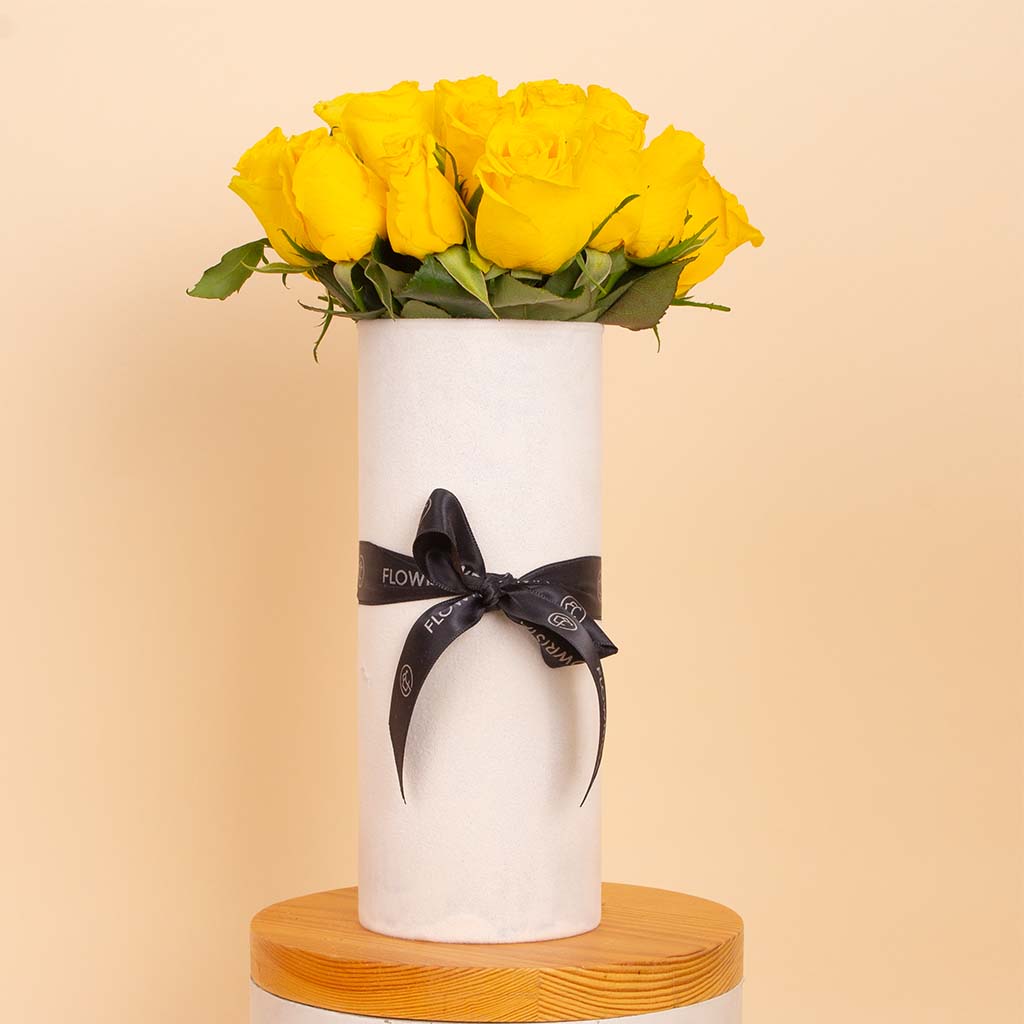 Flowrista Online Flowers Shop Yellow Signature Vase - 20 Stems