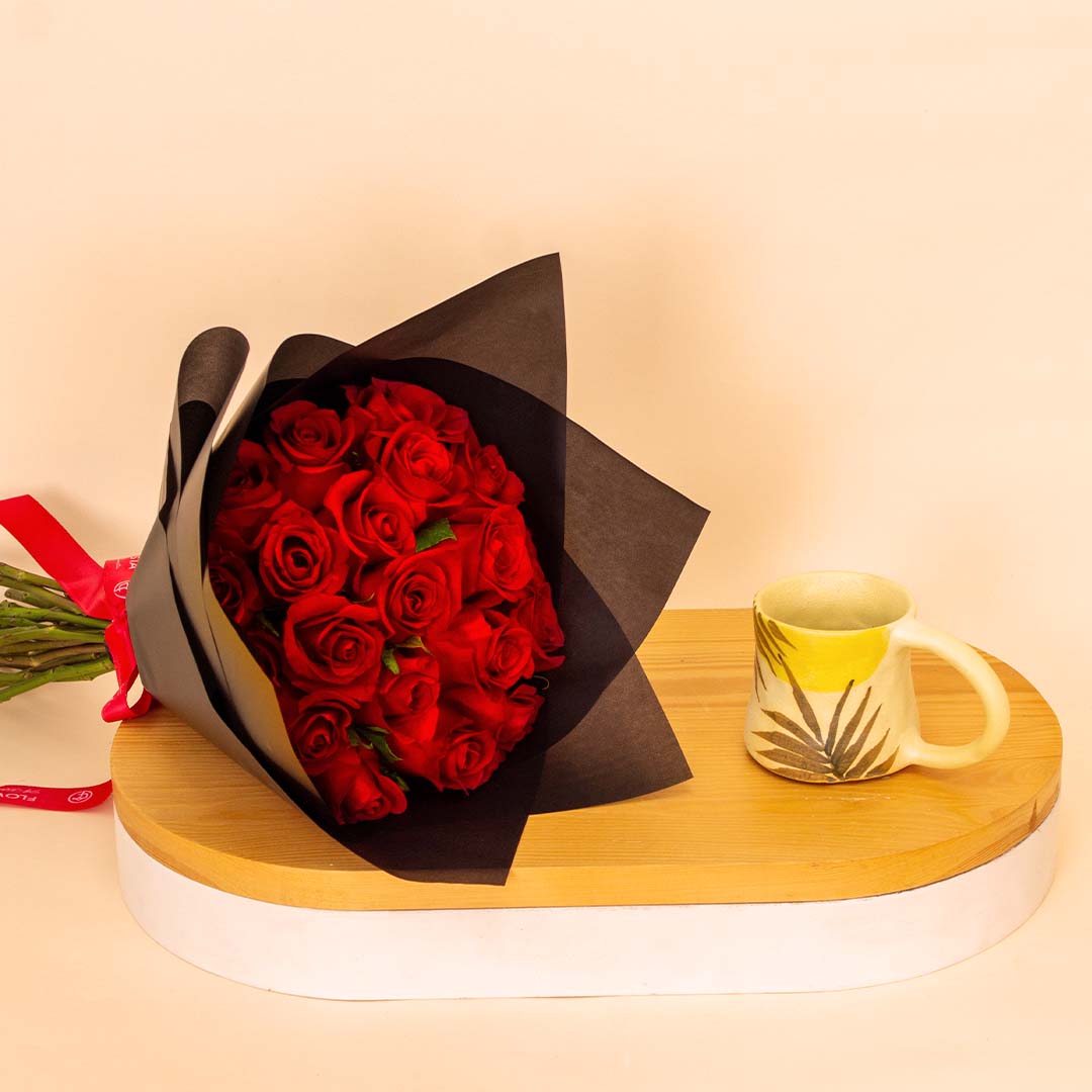 product-image-Ellie Santaria Mug & 15 Red Roses