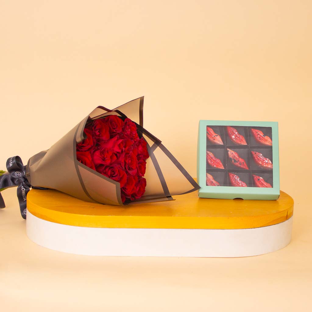 product-image-Chocolate Factory Bonbon 135 g & Red Roses Vase