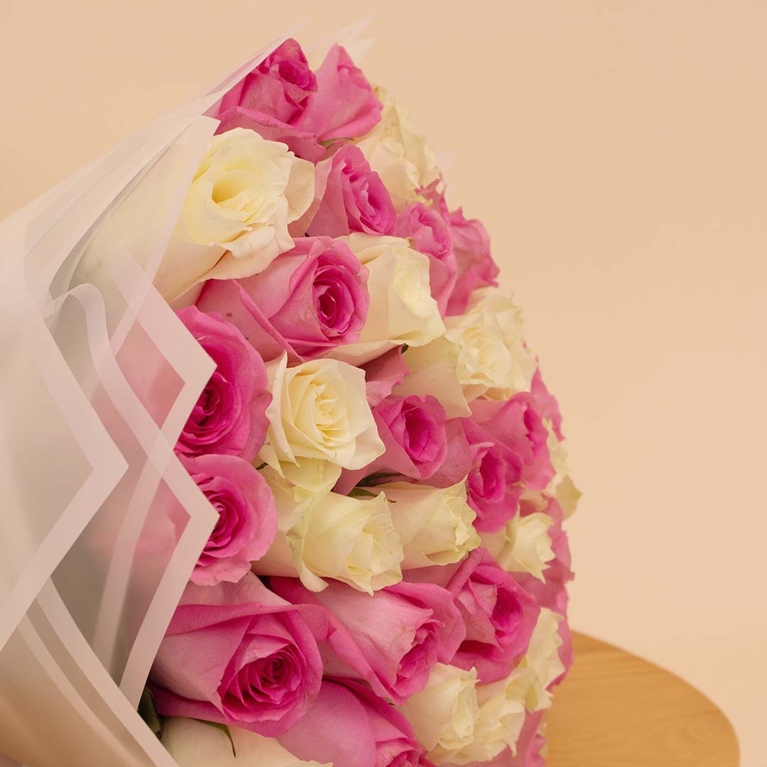 product-image-Flowrista | Grand Bouquet of 50 Pink & White Roses