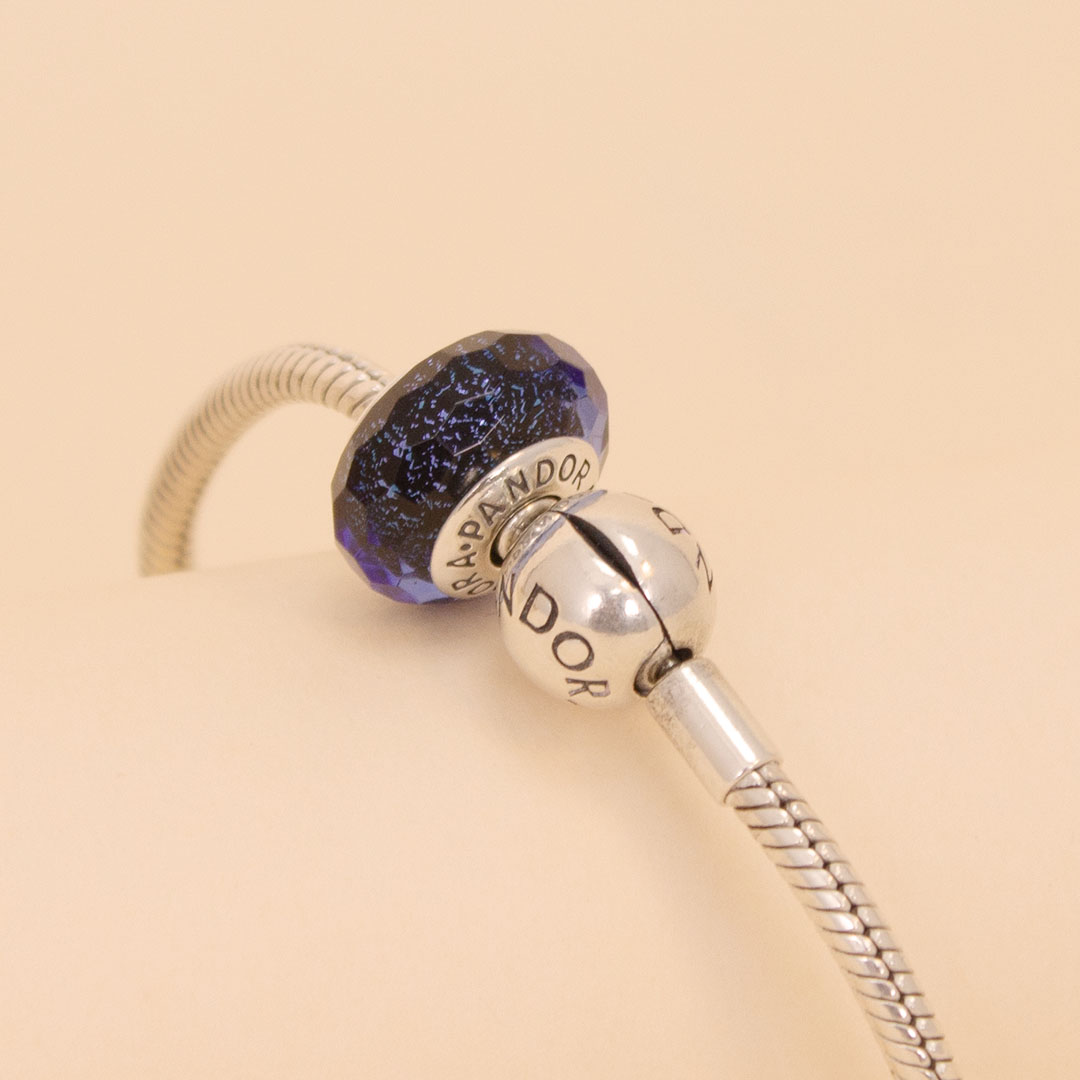 Flowrista Online Flowers Shop Pandora Silver Snake Chain Bracelet with Murano Glass Charm – Blue