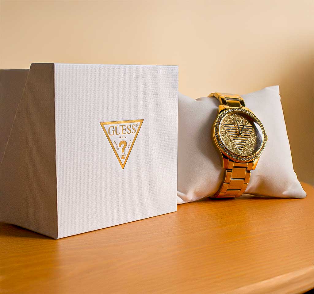 product-image-Guess Analoge Watch Armbanduhren in Gold GUGW0605L2 | 15 Red Rose Bouquet