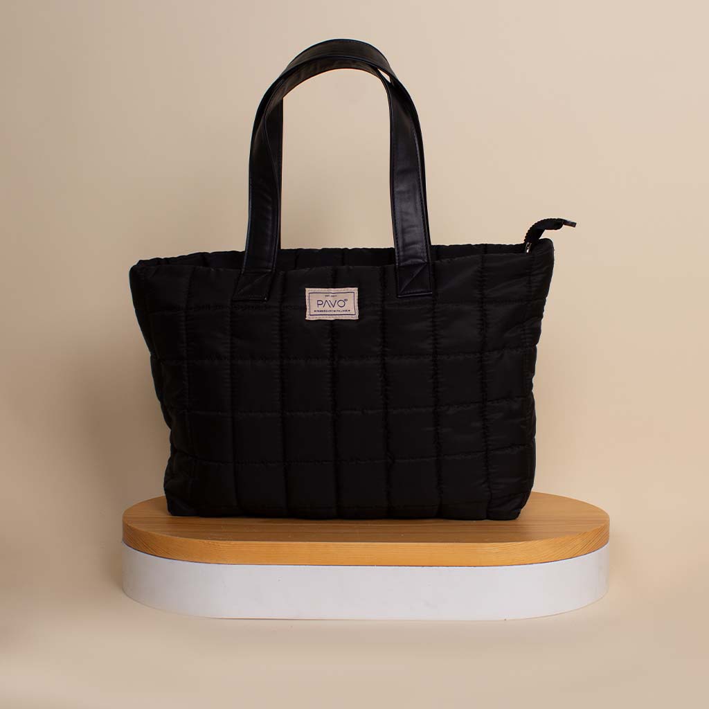 product-image-Pavo Black Tote Bag Handbag And Bouquet of 15 Rose
