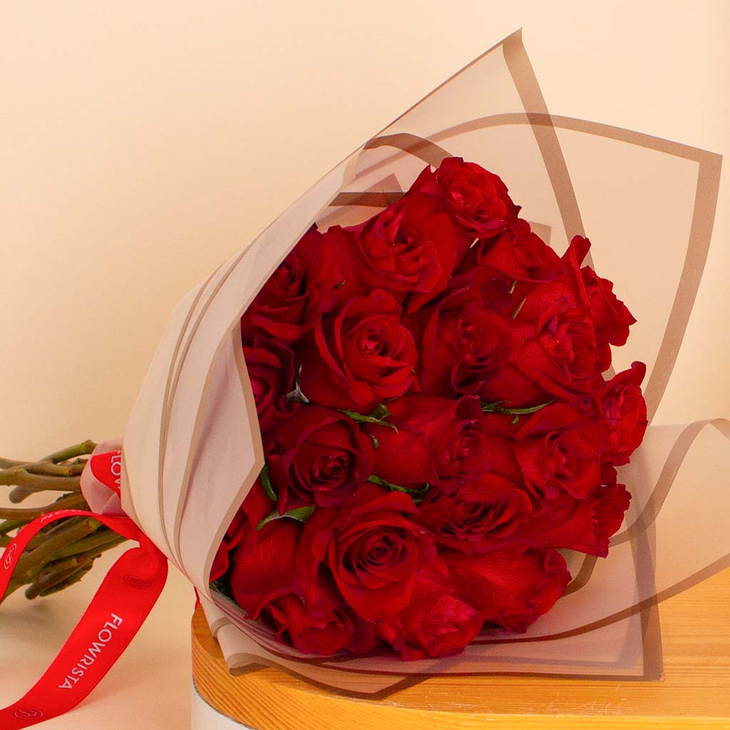 product-image-Voila Chocolate Cake & Red Roses Bouquet